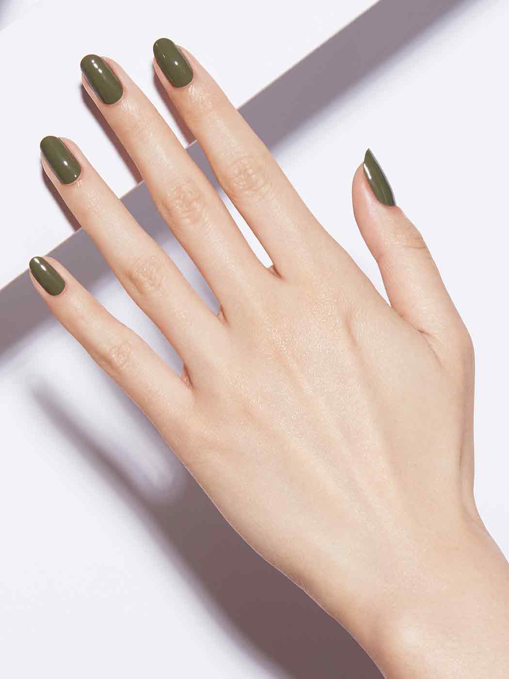 Olive green with yellow undertones, Full coverage, Light