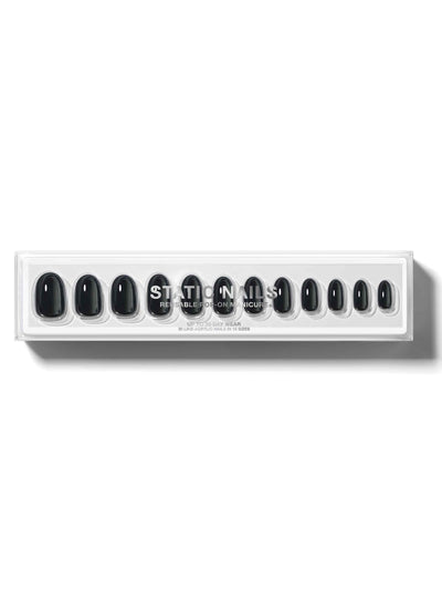 Black glazed effect pop-on nail