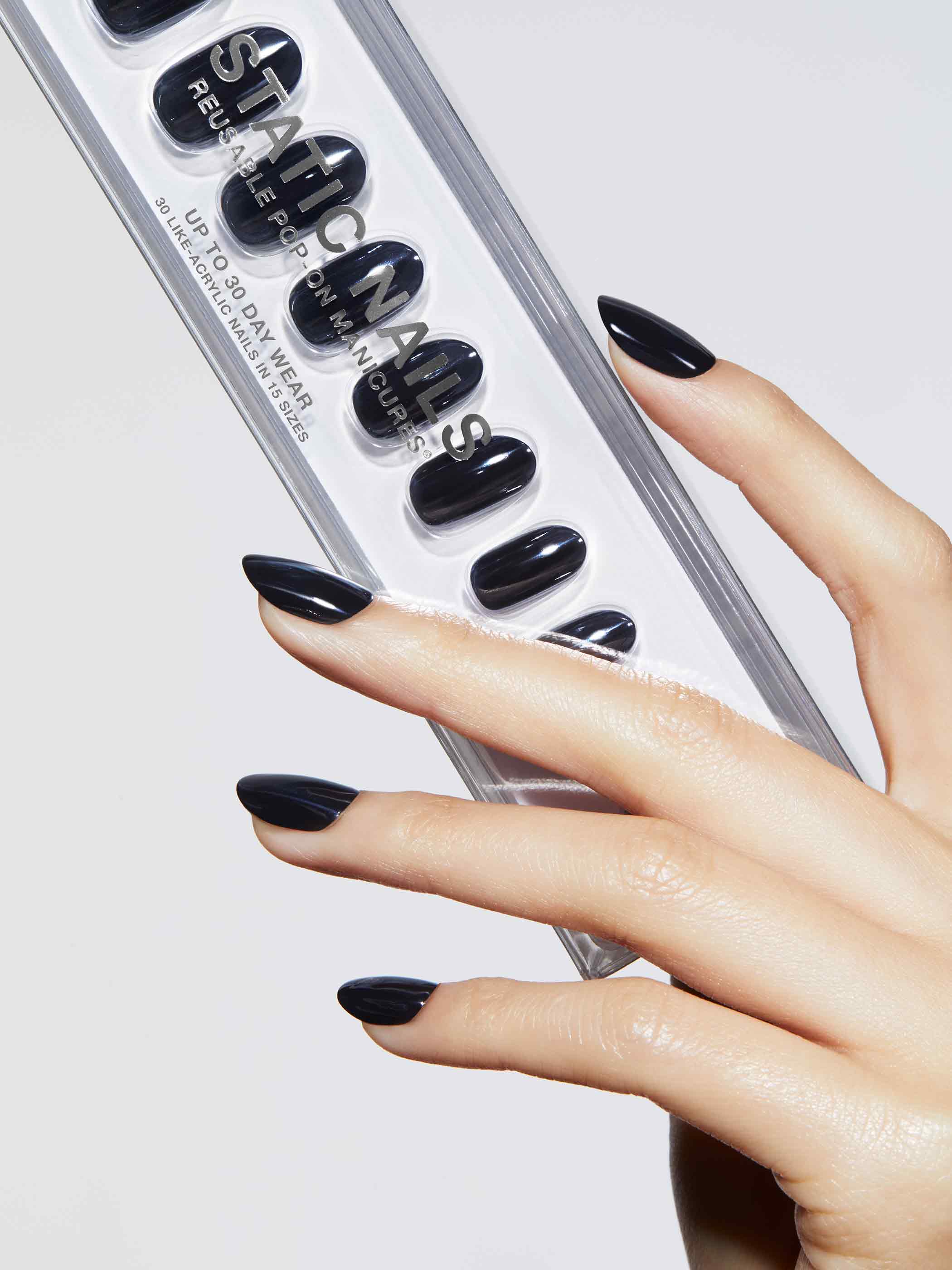 Black glazed effect pop-on nail