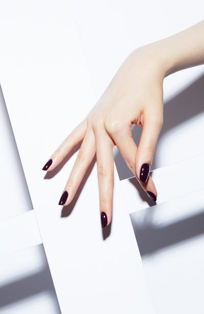 SORTA GOTH MANI+PEDI SETBlackened plum, light