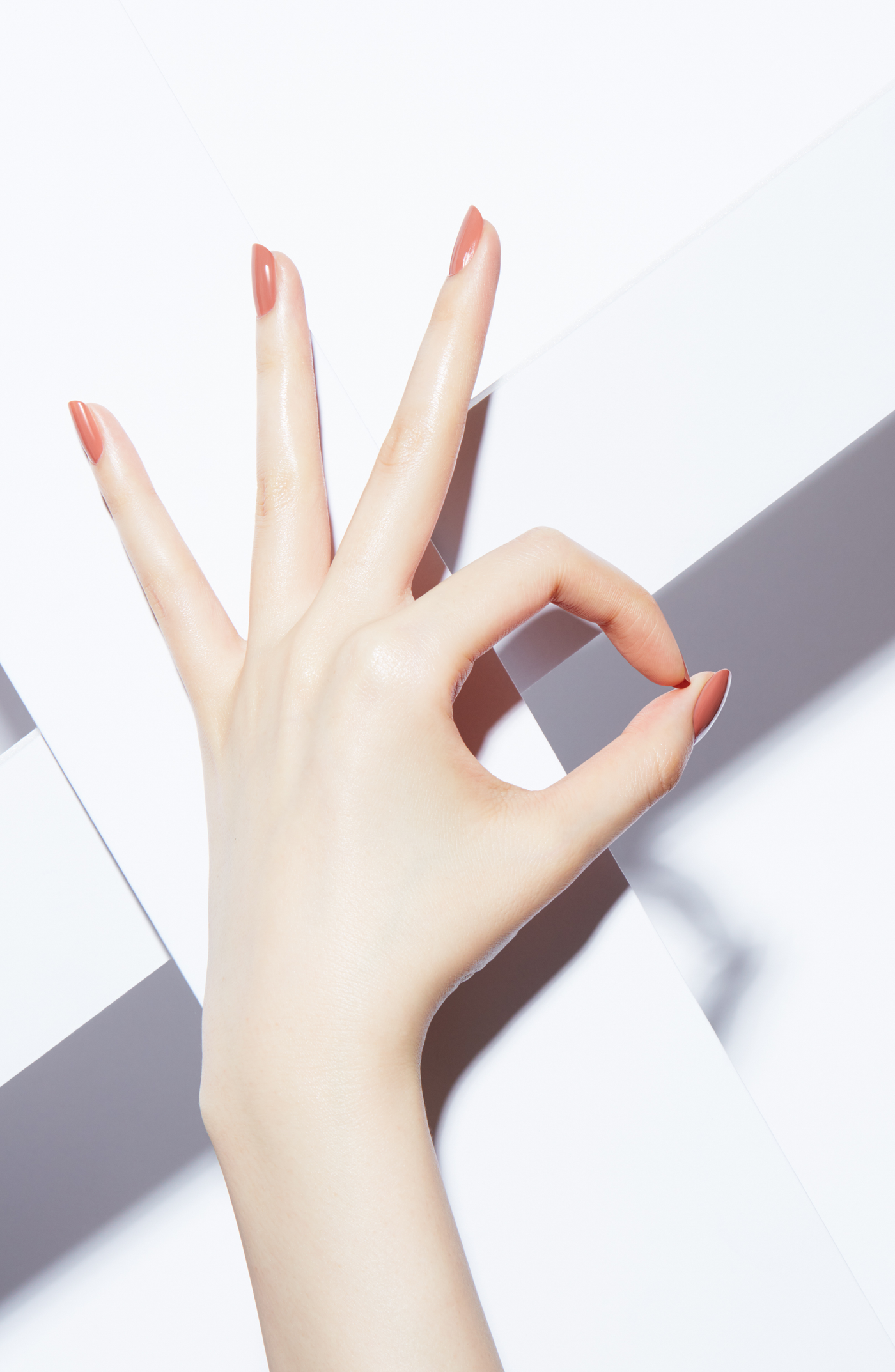 Warm tan nude with yellow undertones, Full coverage, Light