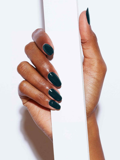 Emerald green with slight blue undertones, Full coverage, Rich