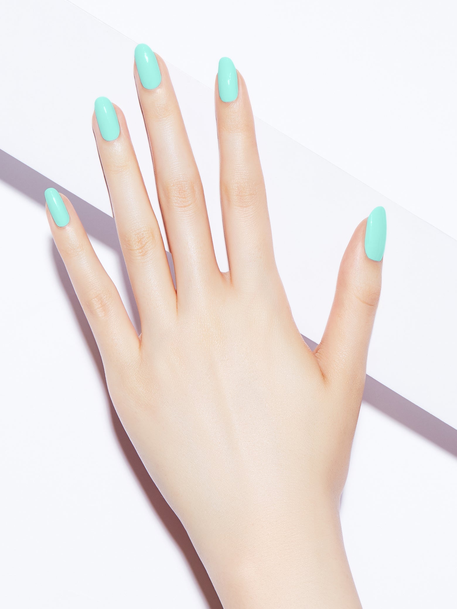 Bright mint with blue/green undertones, Full coverage, Light